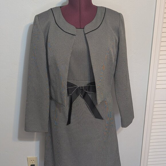 Studio I, Black/White Tweed Sleeveless dress with Jacket, Size 14 - Picture 1 of 4